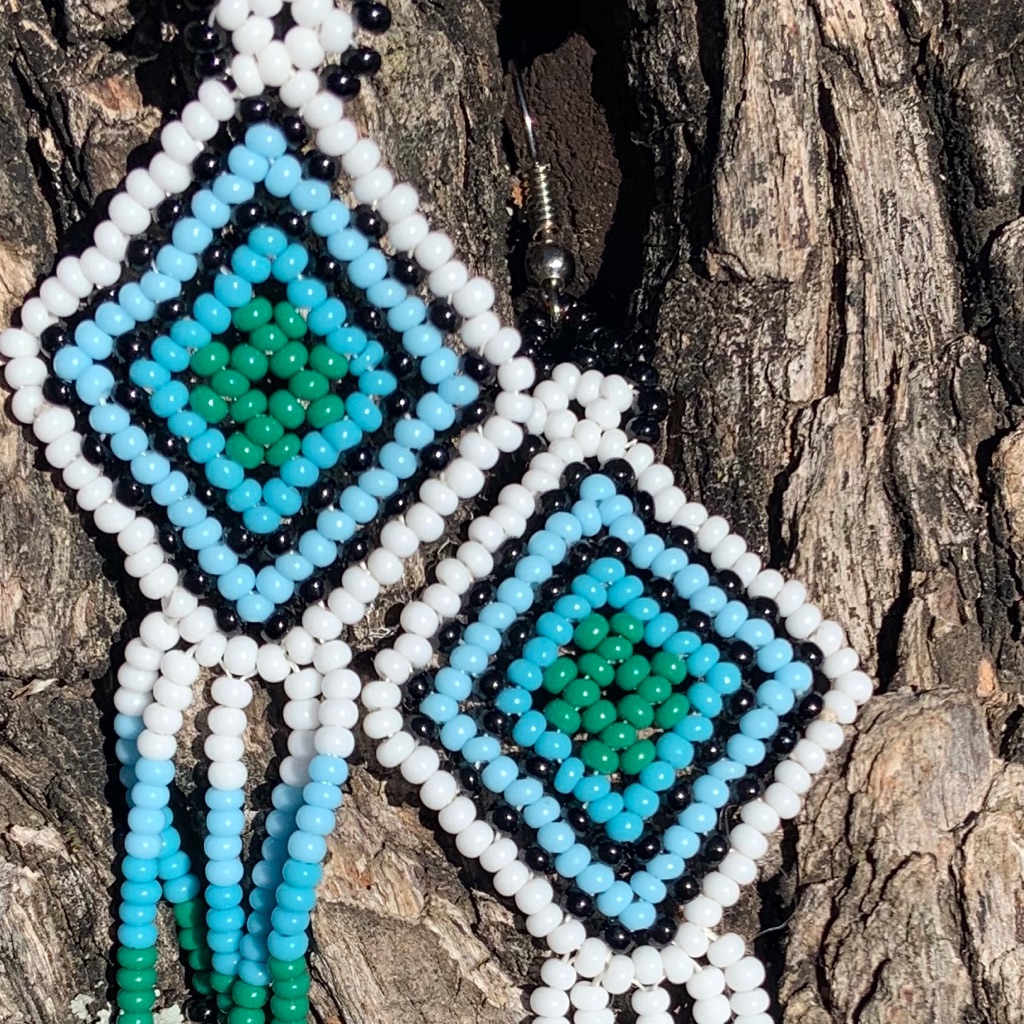Huichol Earrings Handmade 13$